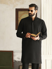 BLACK-CRINKLED KURTA PAJAMA