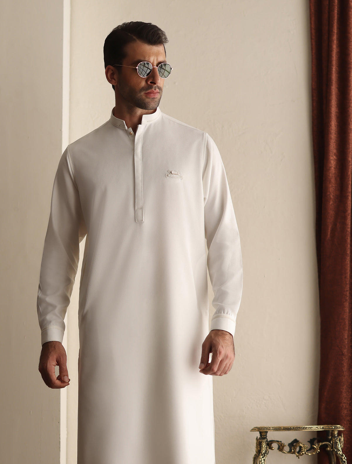 OFF-WHITE KAMEEZ SHALWAR