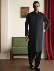 BLACK KAMEEZ SHALWAR