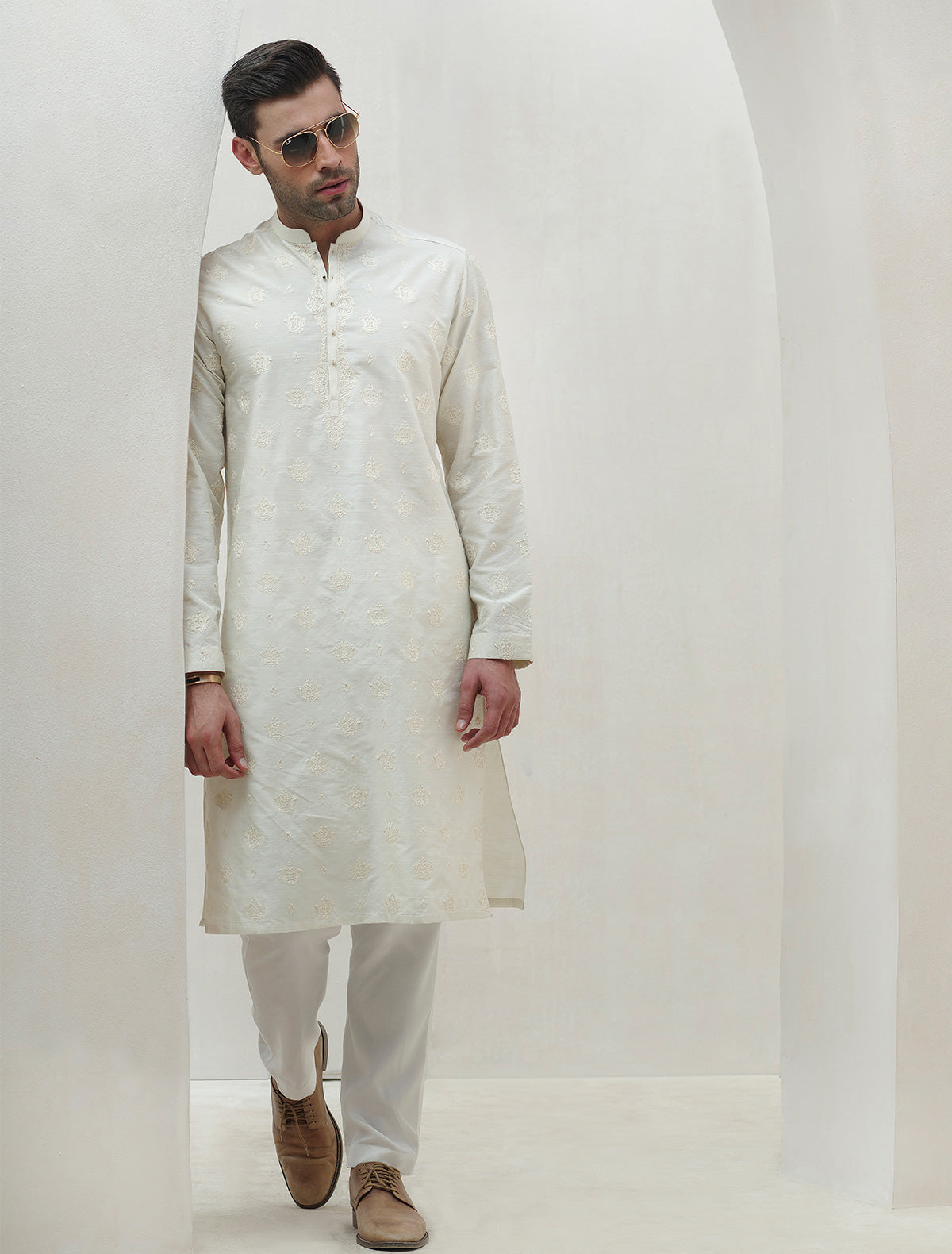 OFF WHITE COTTON SILK EMBROIDERED KURTA