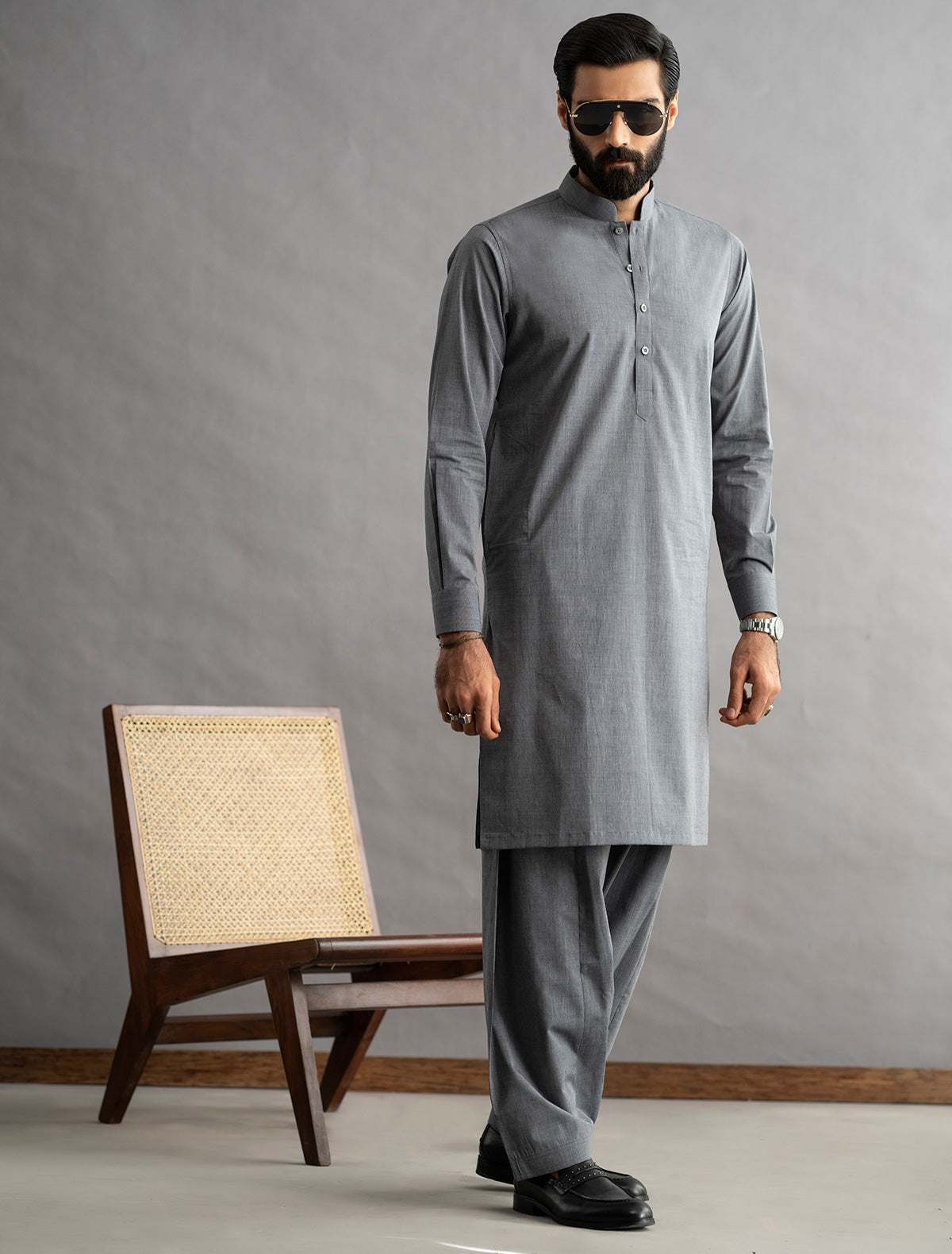 LIGHT GREY TEXTURED COTTON KAMEEZ SHALWAR – Ismail Farid Pakistan